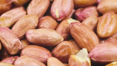 Kabuktaki Yerfıstığı Döndürür