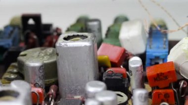 Devre kartlarına elektronik bileşenleri ile