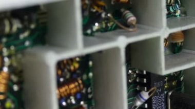 Devre kartlarına elektronik bileşenleri ile