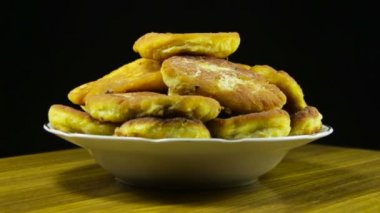 Tabakta Ev Yapımı Turtalar Dönüyor