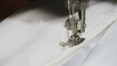 Dikiş makinesi çalışıyor