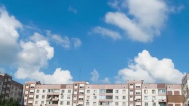 Bulutlar Multistorey binalar zaman atlamalı taşıma