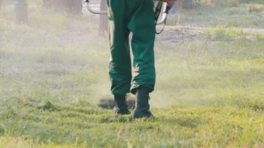 Bahçıvan Mowser çim biçme makinesi yeşil çimen