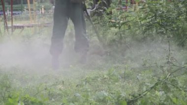 Bahçıvan Mowser çim biçme makinesi yeşil çimen