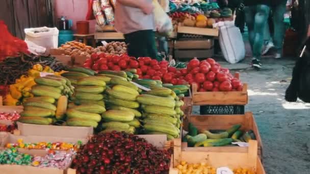 Vitrine Obst und Gemüse — Stockvideo