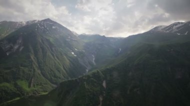 Halklar dostluk Arch görünümünden Gürcü dağ