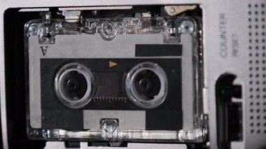 Mikrokaset Taşınabilir El bilgisayarı, Teyp Retro Oynatıcı 'da Dönüyor