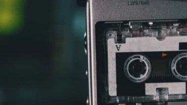 Mikrokaset Taşınabilir El bilgisayarı, Teyp Retro Oynatıcı 'da Dönüyor