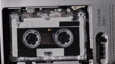 Mikrokaset Taşınabilir El bilgisayarı, Teyp Retro Oynatıcı 'da Dönüyor