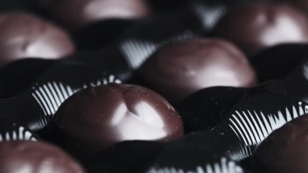 A caixa de chocolates gira — Vídeo de Stock