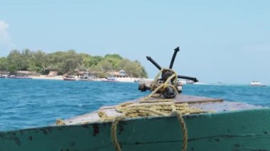 Hint Okyanusunda Küçük Tahta Afrika Teknesinde Yay ve Çapa Manzarası