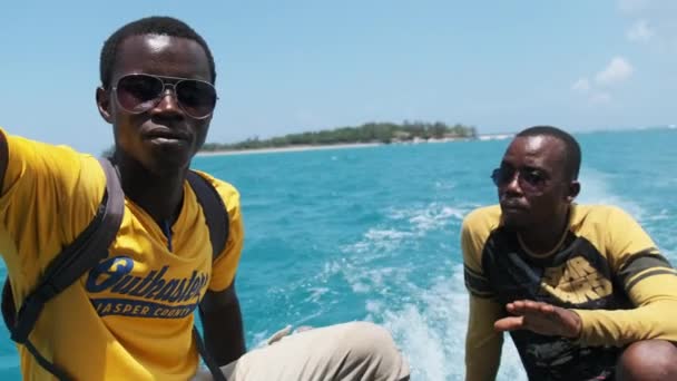 African mens on a wooden old motor boat sail across the Indian Ocean. Zanzibar — Stock Video