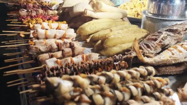 Forodhani食品摊位、传统桑给巴尔食品市场、美食、石城 — 图库视频影像