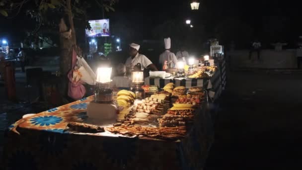 Forodhani Food Stalls, Traditional Zanzibar Food Market, Delicatents, Stone Town — 비디오
