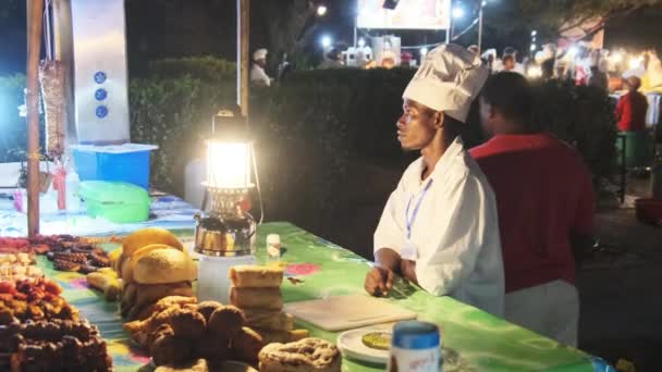 Forodhani Food Stalls, Tradițional Zanzibar Food Market, Delicaturi, Oraș de piatră — Videoclip de stoc