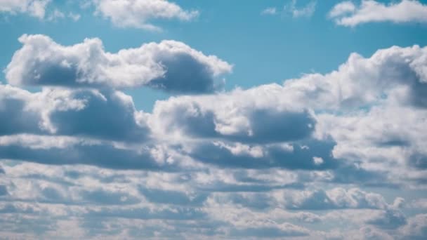 Timelapse of Cumulus Clouds moves in Blue Dramatic Sky, Cirrus Cloud Space — Video