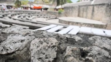 Eski Taş Şehir Kalesi, Zanzibar, Eski Ngome Kongwe Kalesi 'nde amfiteatr inşa edildi.