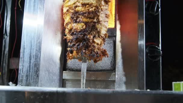 Shawarma Cooked on a Skewer at the Night Market in Zanzibar, Africa, Forodhani — Stock Video