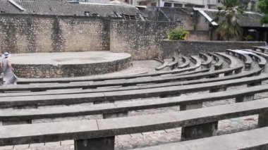 Eski Taş Şehir Kalesi, Zanzibar, Eski Ngome Kongwe Kalesi 'nde amfiteatr inşa edildi.