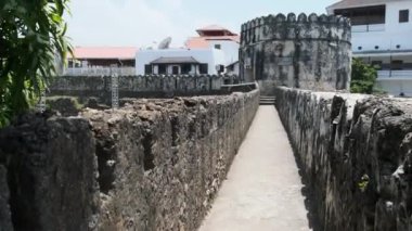 Taş Kasabası, Zanzibar, Tanzanya 'daki Eski Tarihi Kale' de yürü