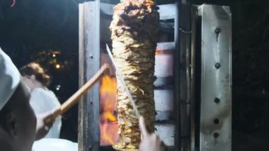 Shawarma Afrika, Zanzibar 'daki Gece Pazarı' nda Şişte Pişirdi, Forodhani