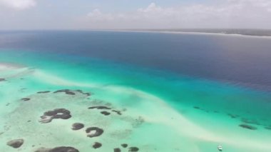 Turkuaz Okyanusu 'ndaki Cennet Özel Mnemba Adası, Zanzibar, Hava Manzarası