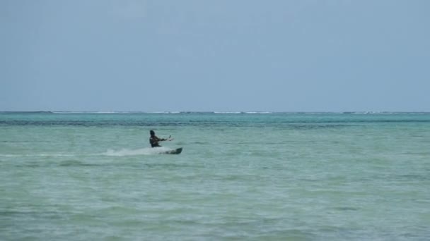 Kitesurfing on the Tropical Beach in Turquoise Sea Water, Paje, Zanzibar — стокове відео