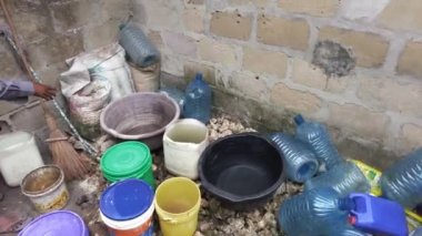 Zanzibar 'da bir köyde fakir bir Afrikalı ailenin hayatı.