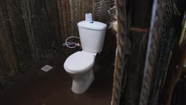 Toilet in African Grass Hut, Bathroom in Small Thatched House, Zanzibar Village — Stock Video