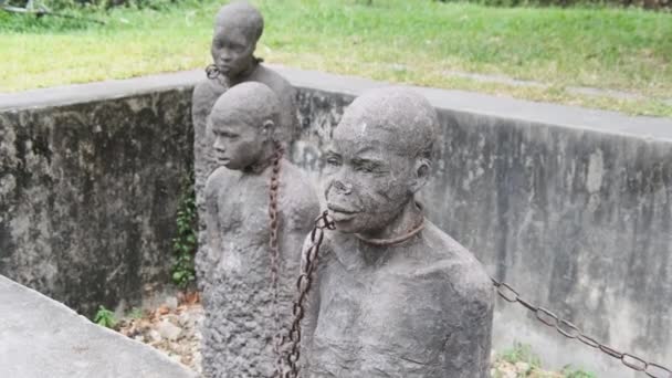 Historiskt monument över slavar i Stone Town, Zanzibar Island, Tanzania, Afrika — Stockvideo