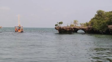 Menai Körfezi 'ndeki Kwale Adası' nda Lagoon, Resifli ve Kayalıklı Mangrovlar, Zanzibar