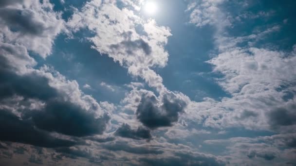 Timelapse of Gray Cumulus Clouds moves in Blue Dramatic Sky, Cirrus Cloud Space — Stock video