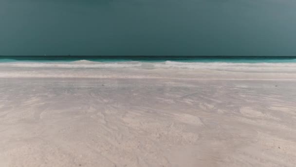 Landscape of Beautiful Tropical Beach with Tidal Waves and Blue Sky, Zanzibar — Stock Video