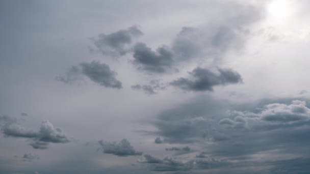 Timelapse of Gray Cumulus Clouds moves in Blue Dramatic Sky, Cirrus Cloud Space — Stock Video