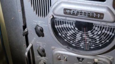 Demir Antika Alıcısı Retro Çevirme Frekansı Ölçekli, Büyük Savaş Zamanı Radyosu