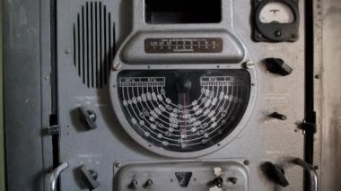 Demir Antika Alıcısı Retro Çevirme Frekansı Ölçekli, Büyük Savaş Zamanı Radyosu