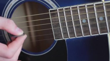 gitar çalmak