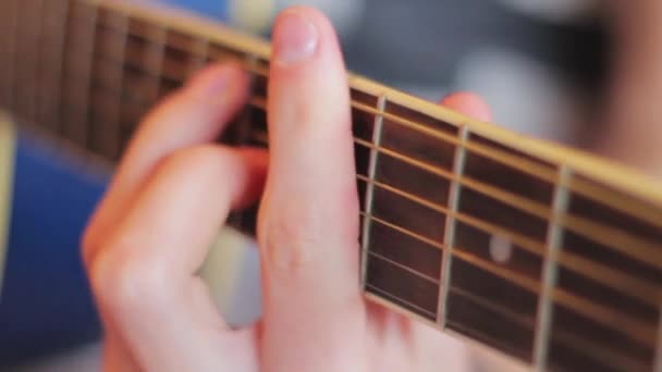 Playing guitar — Stock Video