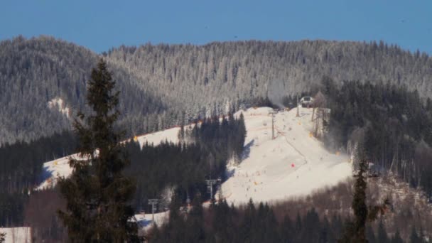 Гірськолижний біг з відстані — стокове відео