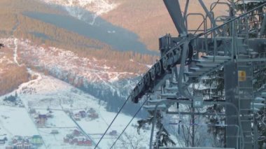 Ski lift dağ manzaralı çalışmalarında