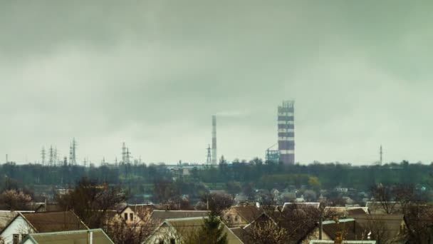 L'impianto, l'industria pesante, il fumo delle tubature. Timelapse — Video Stock