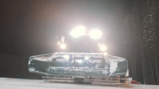 雪堆在滑雪场工作 — 图库视频影像