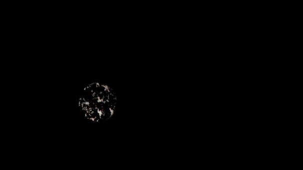 Volle maan in de nachtelijke hemel boven de bomen. — Stockvideo