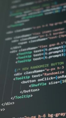 Yazılım geliştirme sırasında kara ekran üzerindeki programlama kodunu kapat. Kodlama, web tasarımı, siber güvenlik, veri analizi ve modern teknoloji kavramı.