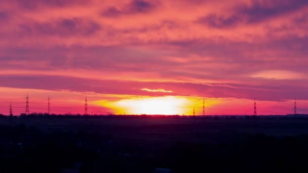 Zonsopgang boven de horizon in de ochtend. — Stockvideo