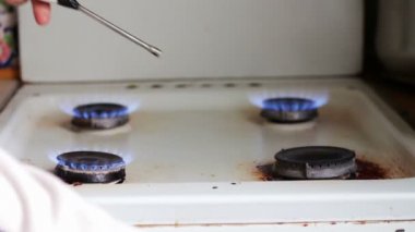 Ateşleme hafif ocakta brülör gaz.