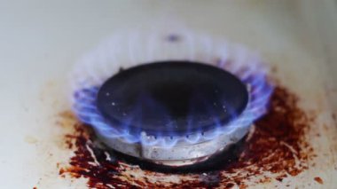 Ateşleme hafif ocakta brülör gaz.
