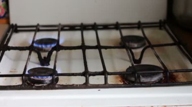 Ateşleme hafif ocakta brülör gaz.
