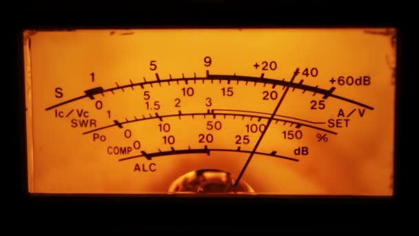 Dial gauge of the transceiver. — Stock Video