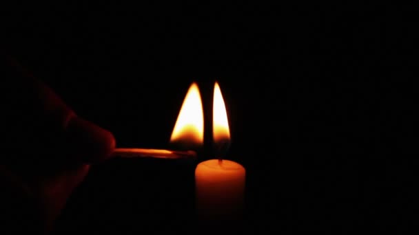 Освещение свечей Макро — стоковое видео